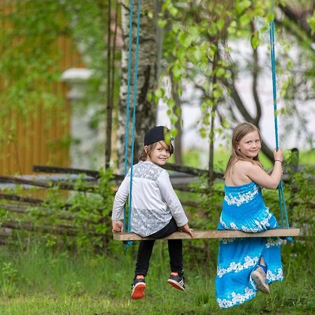 Lyrsta R B&B Lyrestad Экстерьер фото
